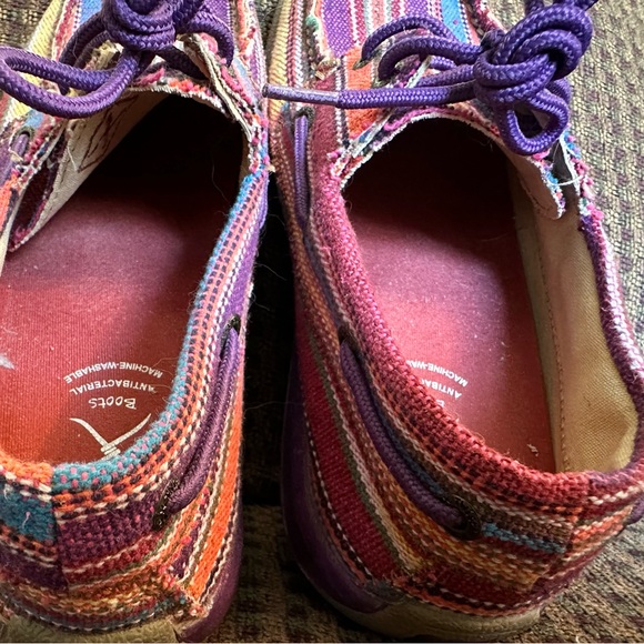 TWISTED X. Mocs. FUN, FUN, FUN SHOES! Sz 9. Purple base, bright colors. - Picture 5 of 12